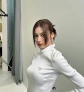 人妻av88-家庭与个人成长的交响曲，人妻角色在AV88中的微妙平衡